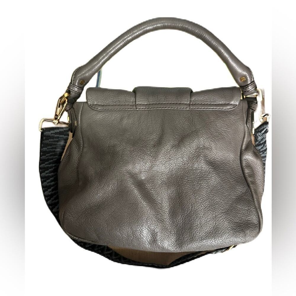 ★ EUC Marc Jacobs Pebble Leather Gray Crossbody Handbag Purse - Picture 3 of 16